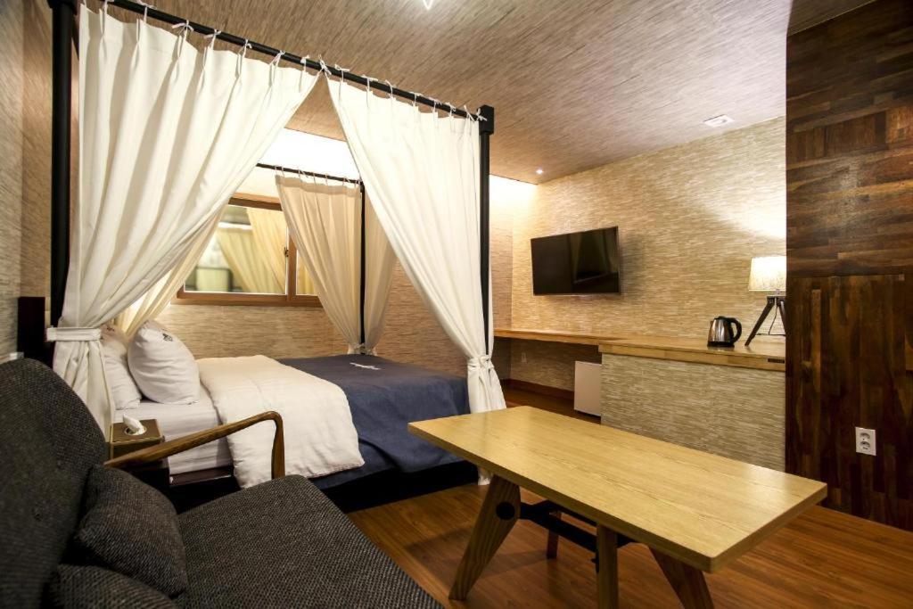Hotel The Jaja Gongju Esterno foto